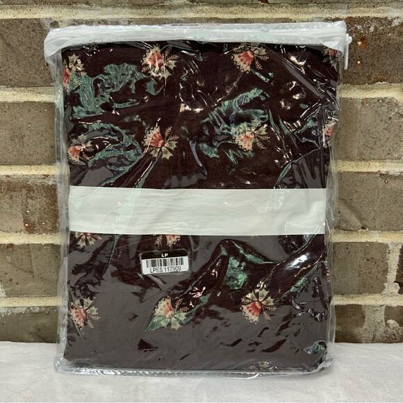 Pottery Barn Antique Rose Table Throw 50 x 50 Square Dining Room Plum Purple NWT - Picture 4 of 5